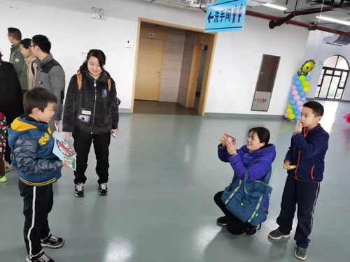 畫(huà)筆繪科幻未來(lái) 文化潤(rùn)多彩童心 大華第二小學(xué)在2019寶山區(qū)青少年科幻畫(huà)比賽中展風(fēng)采